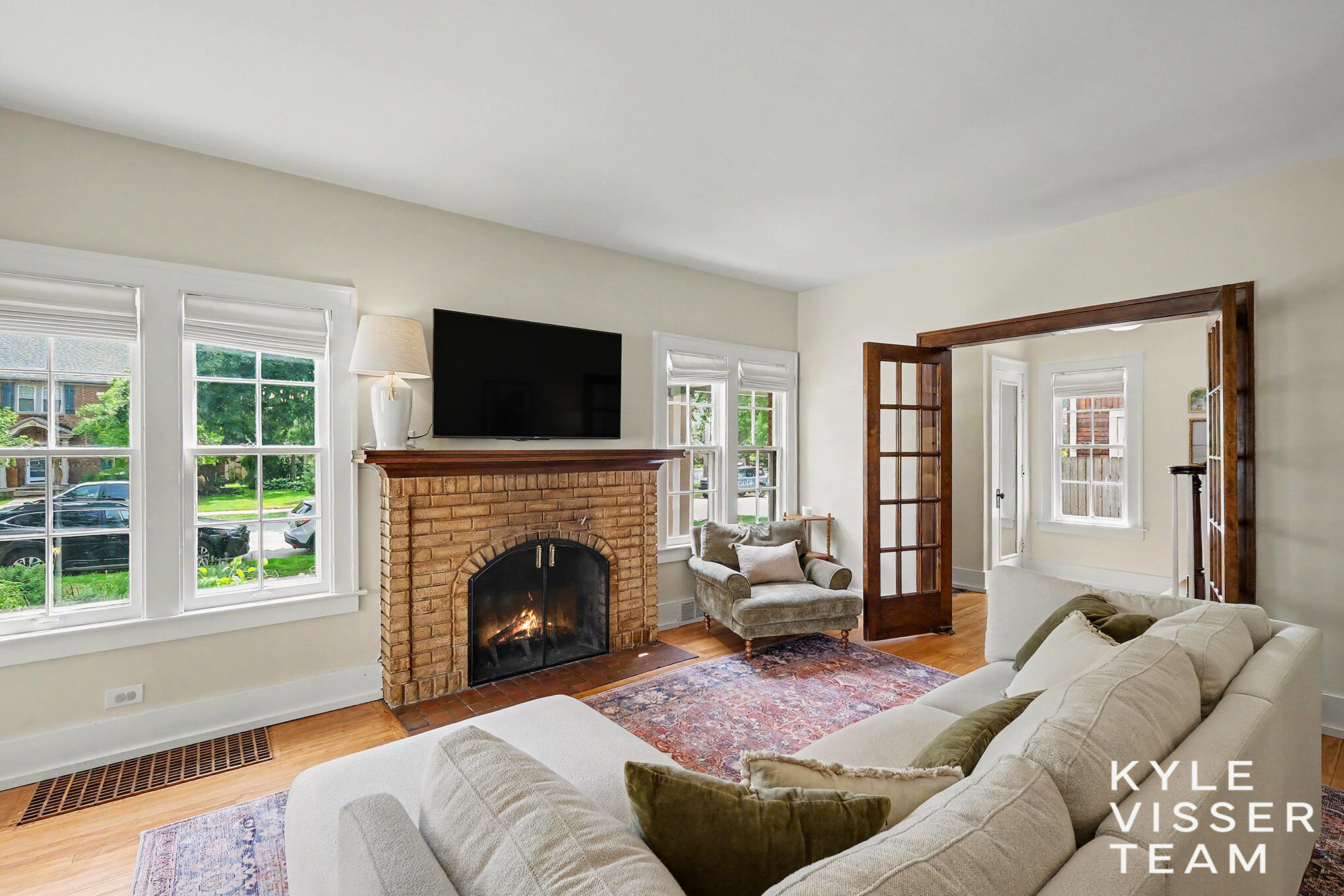 1415 Fisk Road Southeast Grand Rapids, MI 49506 - Photo 4 of 31 Living Room