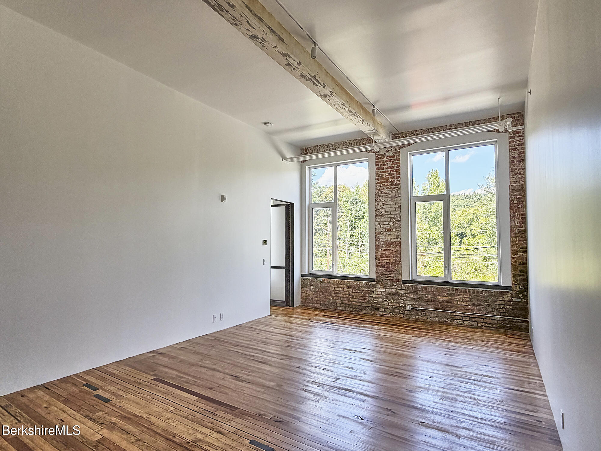 520 State Road, Unit 209 North Adams, MA 01247 - Photo 5 of 30 Living Area