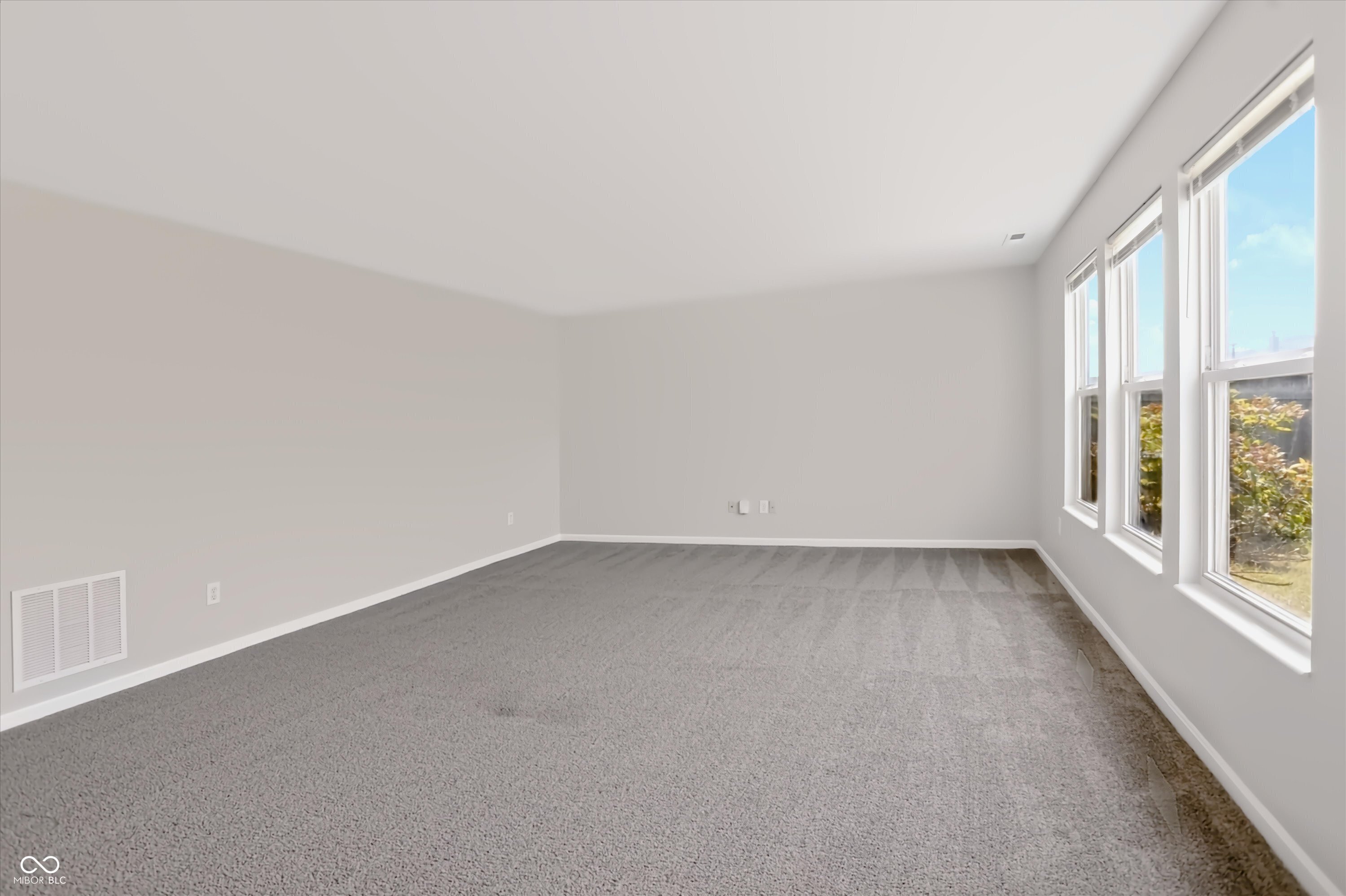 2536 Autumn Road Indianapolis, IN 46229 - Photo 10 of 43 Gallery Image 10
