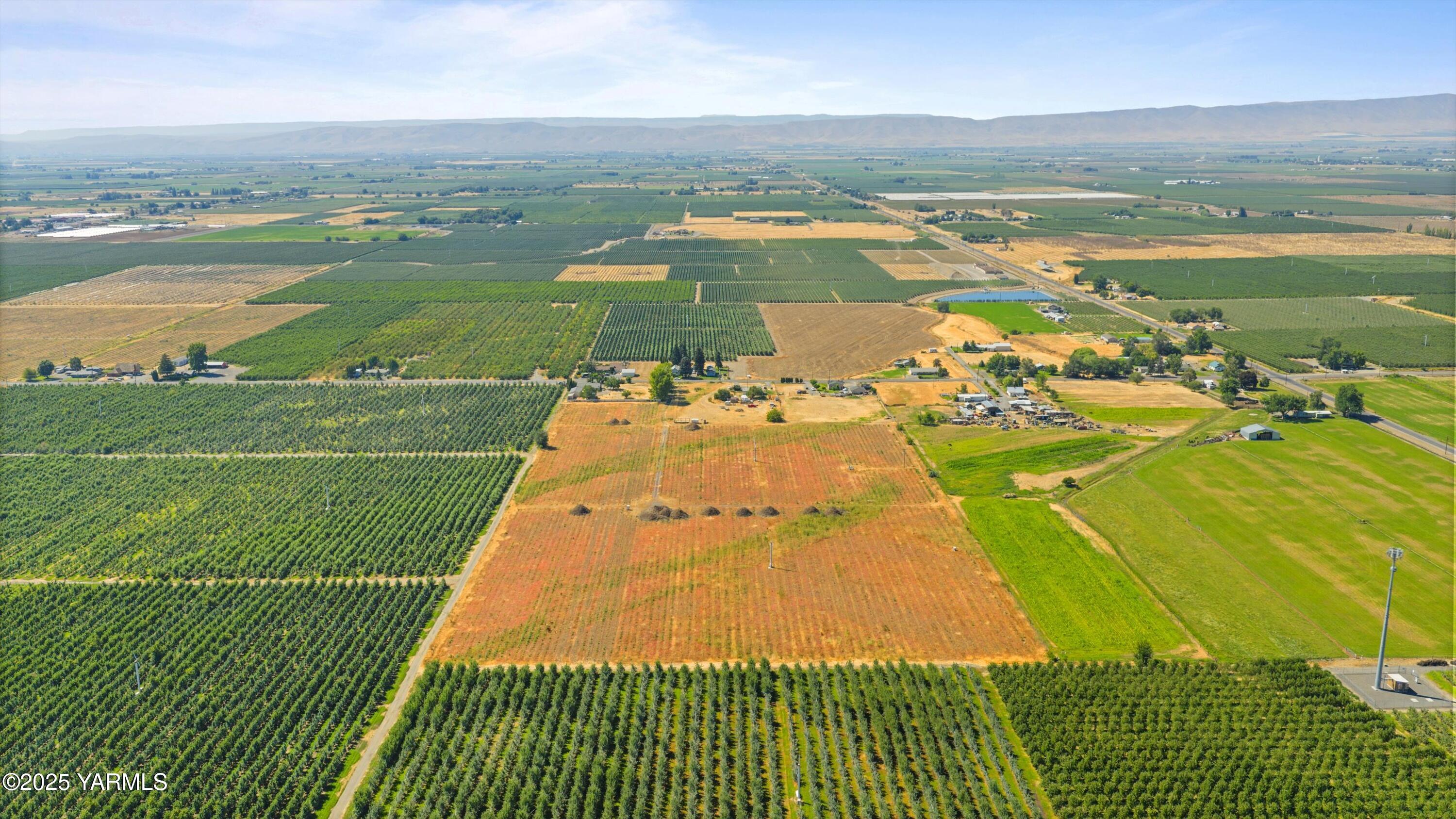 Nka Jones Road Wapato, WA 98951 - Photo 8 of 10 08-DJI_20250724103940_0666_D_M4P