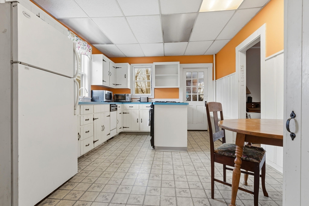 513 Maple Street Danvers, MA 01923 - Photo 11 of 28