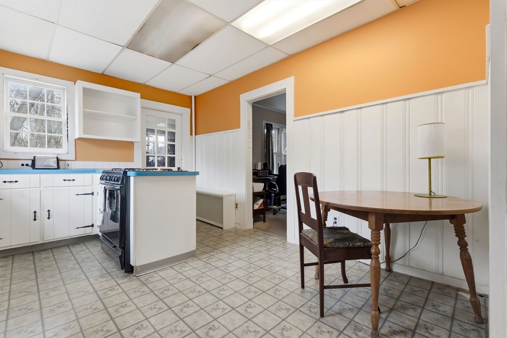 513 Maple Street Danvers, MA 01923 - Photo 12 of 28