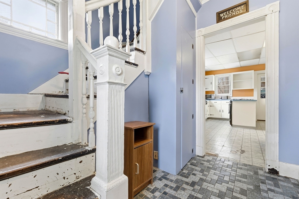 513 Maple Street Danvers, MA 01923 - Photo 5 of 28
