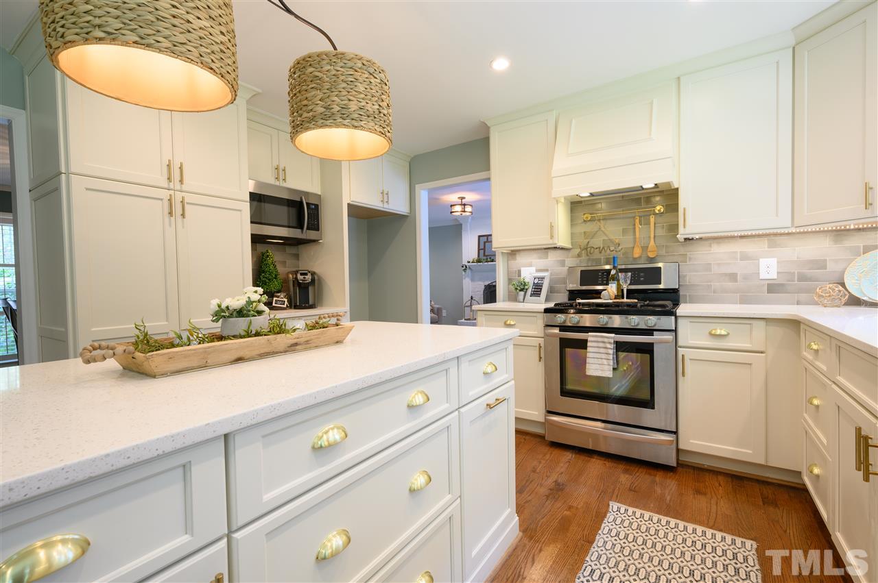 4405 Irving Court Raleigh, NC 27609 - Photo 3 of 30