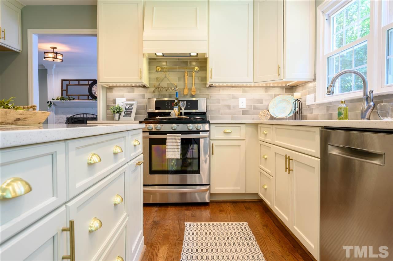 4405 Irving Court Raleigh, NC 27609 - Photo 7 of 30