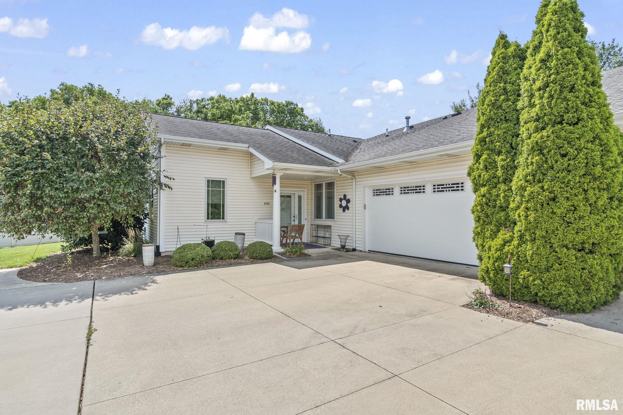 3434 Pinyon Drive Springfield, IL 62711 - Photo 3 of 26