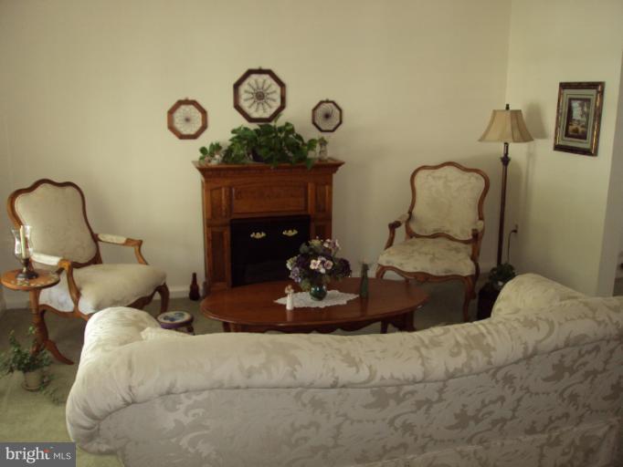 3107 Vulcan Road Dundalk, MD 21222 - Photo 6 of 12 Living Room