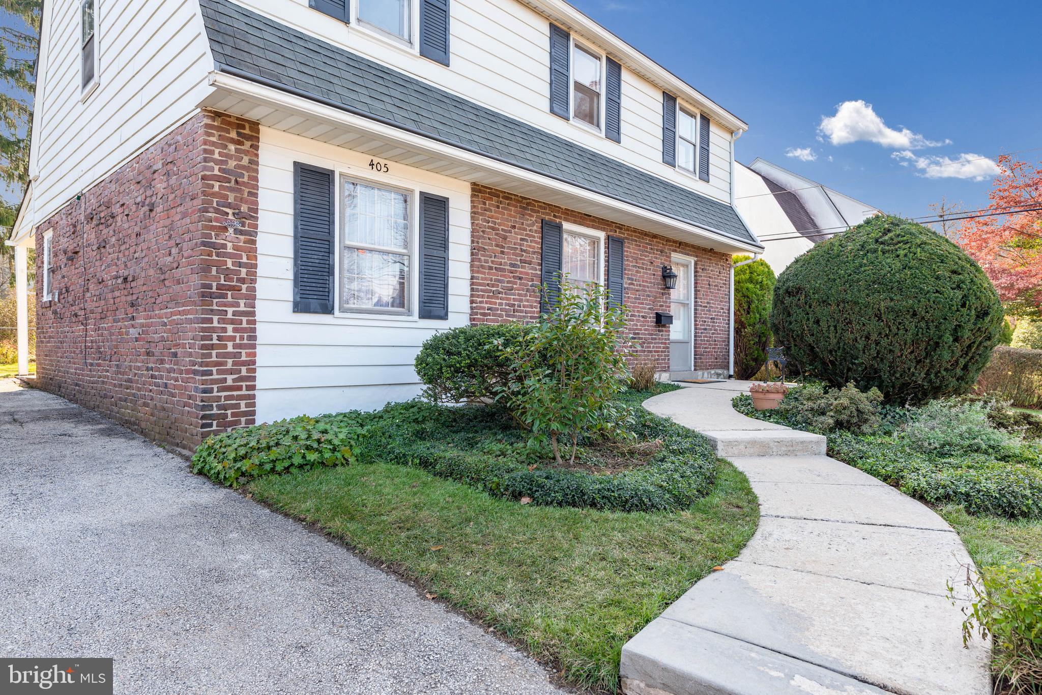 405 Sugartown Road Wayne, PA 19087 - Photo 3 of 25 Front walkway