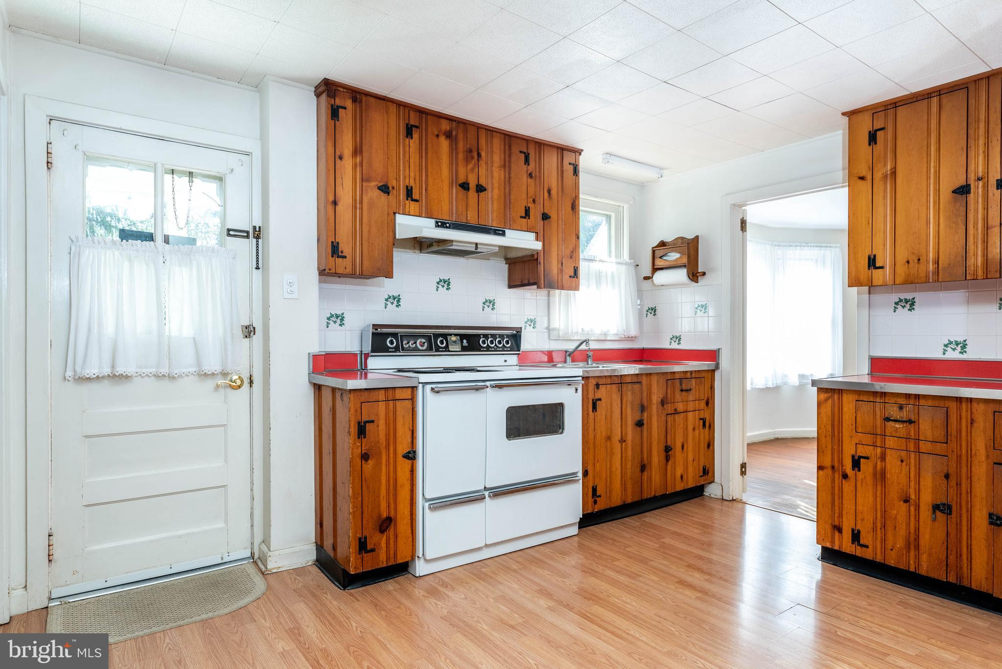 405 Sugartown Road Wayne, PA 19087 - Photo 7 of 25 Kitchen