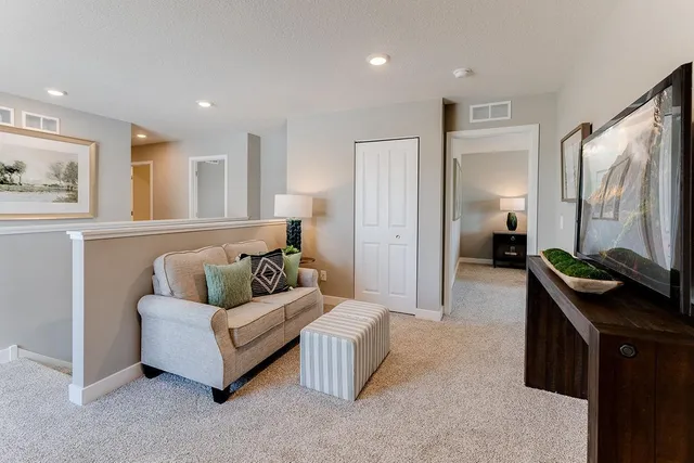 $439,990 | 977 Stone Creek Dr., Jordan, MN 55352