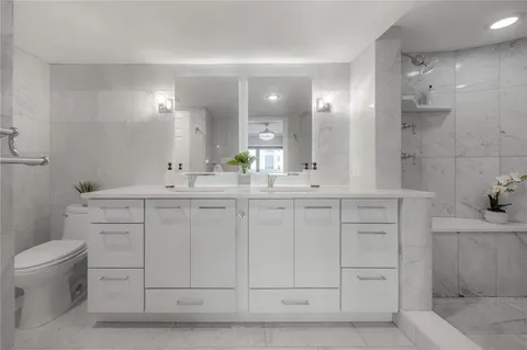 $575,000 | 4141 Bayshore Boulevard, Unit 1003, Tampa, FL 33611