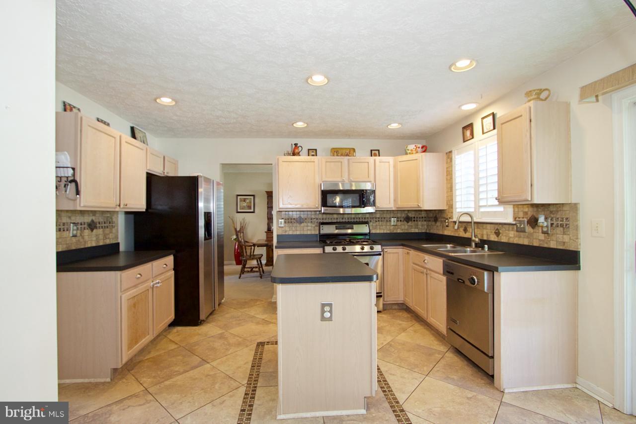 425 Spry Island Road Joppa, MD 21085 - Photo 7 of 30 Gourmet Kitchen