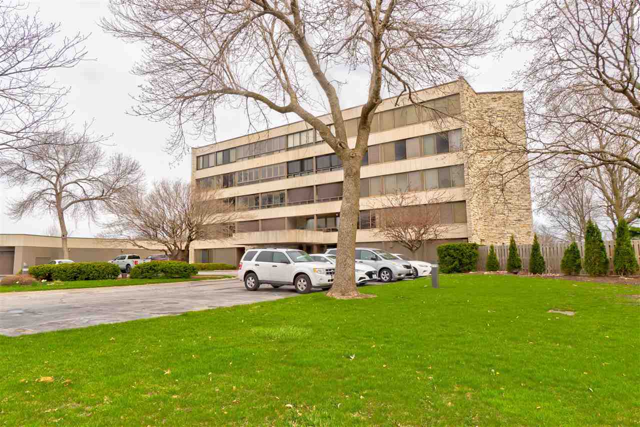820 Club House Road, Unit 4D North Liberty, IA 52317 - Photo 1 of 14 Gallery Image 1