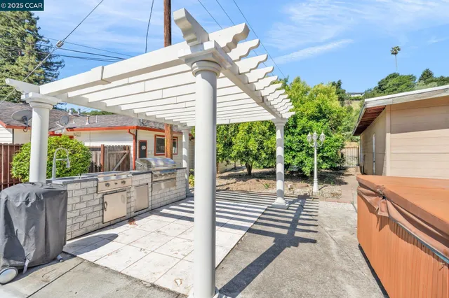 $2,525,000 | 18127 Common Road, Castro Valley, CA 94546