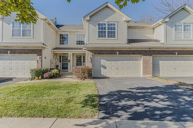$260,000 | 386 Gladstone Lane, Elgin, IL 60120