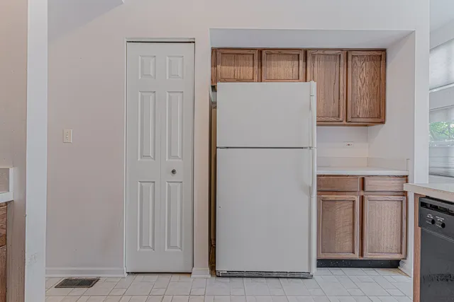 $260,000 | 386 Gladstone Lane, Elgin, IL 60120