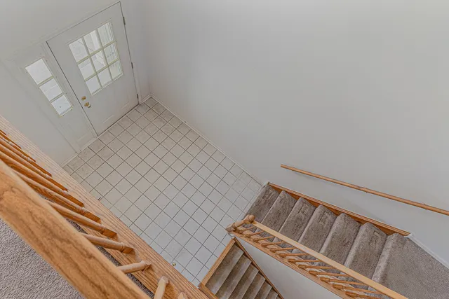 $260,000 | 386 Gladstone Lane, Elgin, IL 60120