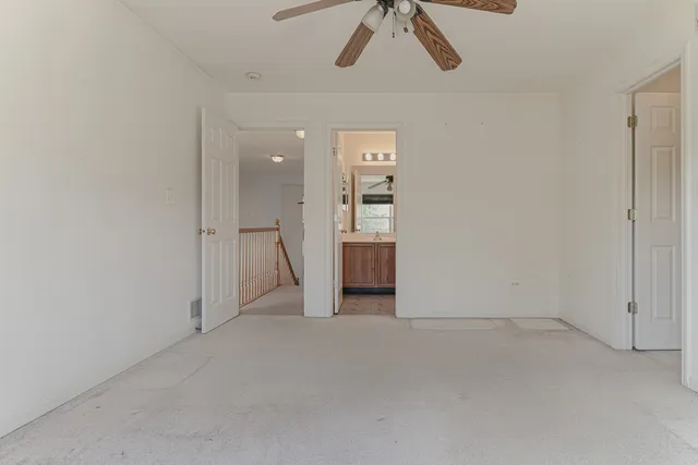 $260,000 | 386 Gladstone Lane, Elgin, IL 60120