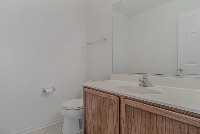 $260,000 | 386 Gladstone Lane, Elgin, IL 60120