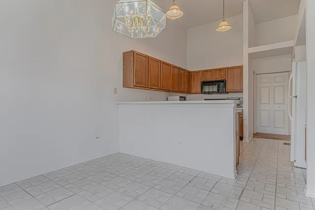 $260,000 | 386 Gladstone Lane, Elgin, IL 60120