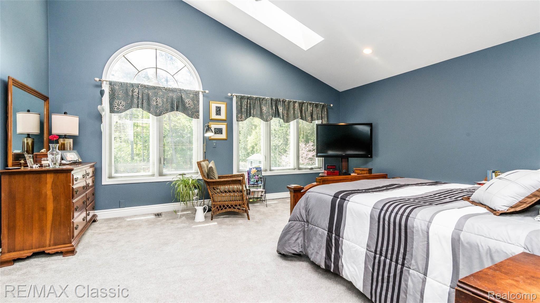 7481 Honeysuckle Road West Bloomfield, MI 48324 - Photo 28 of 51 Large Master Bedroom with Vaulted ceilings