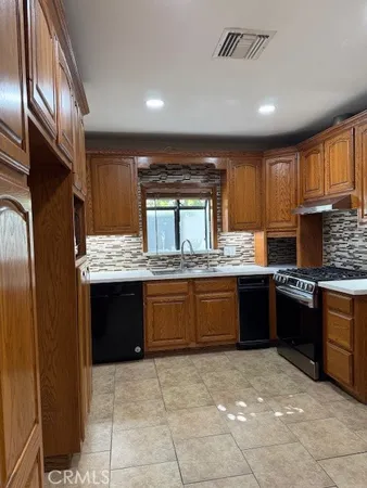 $4,350 | 7363 Caldus Avenue, Lake Balboa, CA 91406