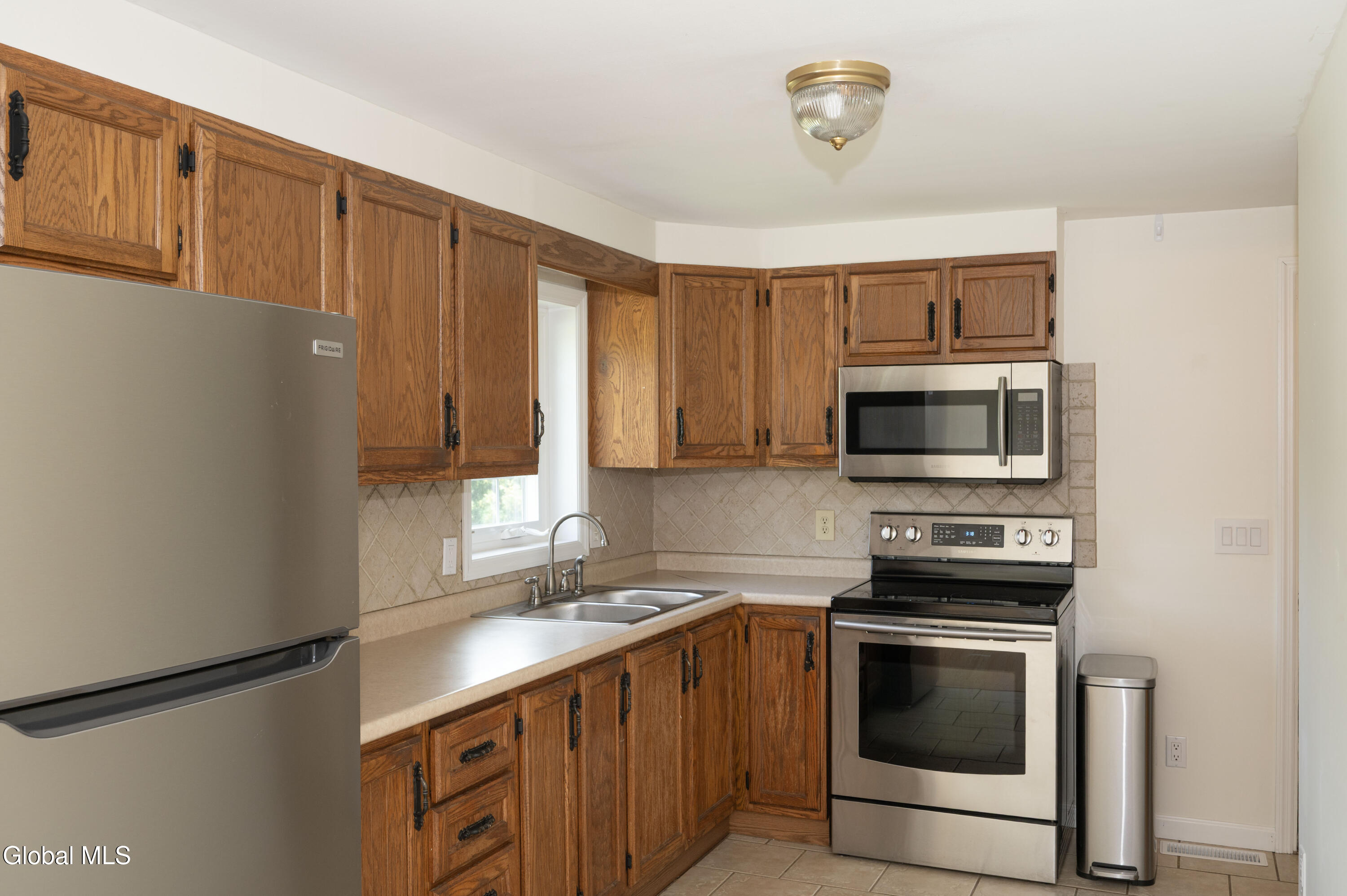 341 County Rte 76 Mechanicville, NY 12118 - Photo 5 of 27 kitchen 1