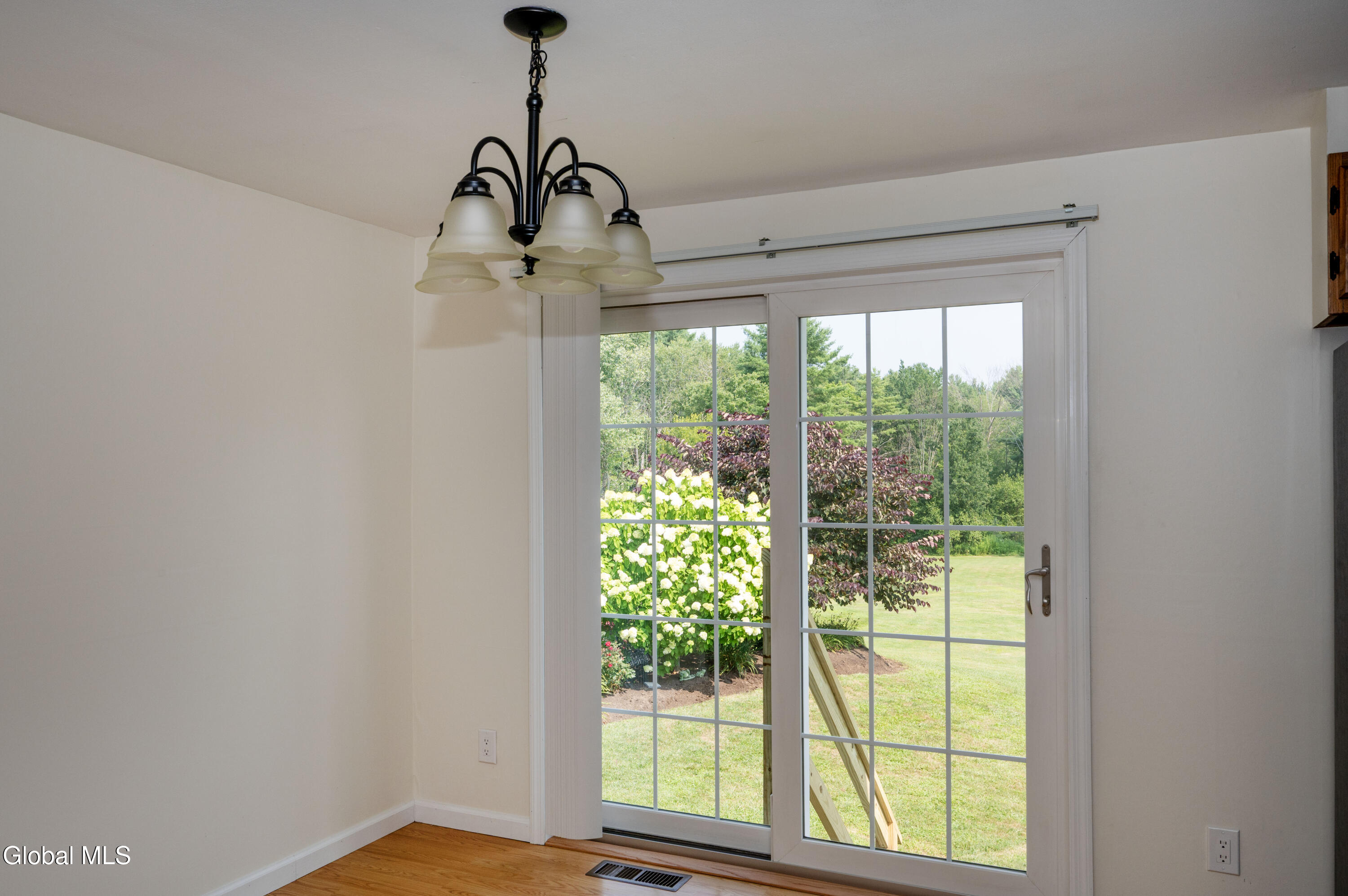 341 County Rte 76 Mechanicville, NY 12118 - Photo 8 of 27 dining area 2