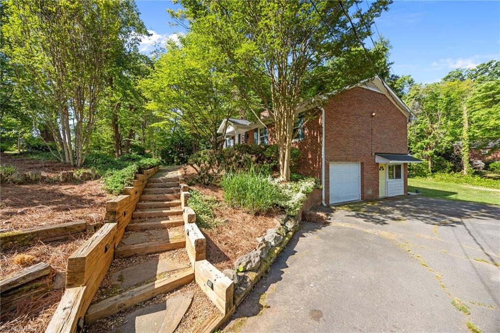 204 Kyle Road Northwest Winston-Salem, NC 27104 - Photo 5 of 42