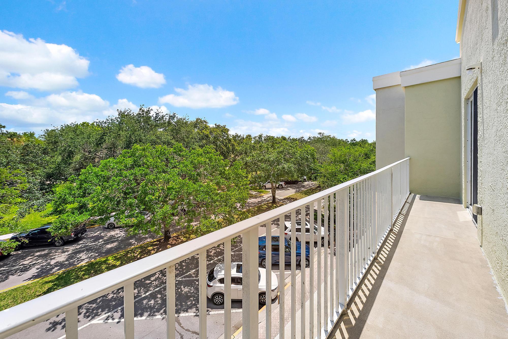 1209 Main Street, Unit 304 Jupiter, FL 33458 - Photo 12 of 15 1209 Main St apt 304-13