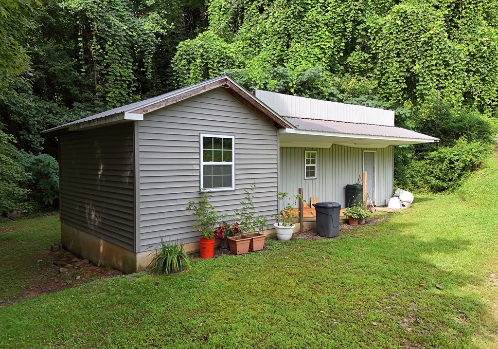 336 State Street Blue Ridge, GA 30513 - Photo 5 of 17 Gallery Image 5