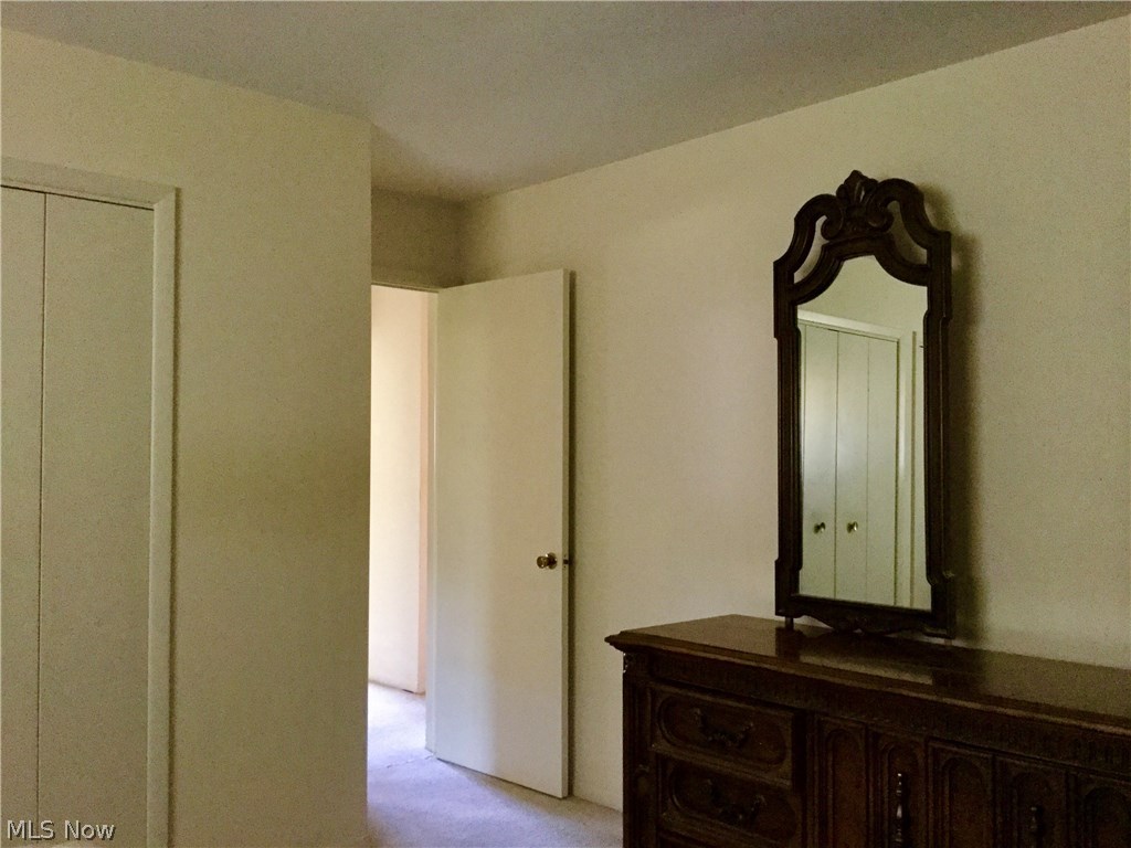 6414 Eastondale Road Cleveland, OH 44124 - Photo 10 of 13