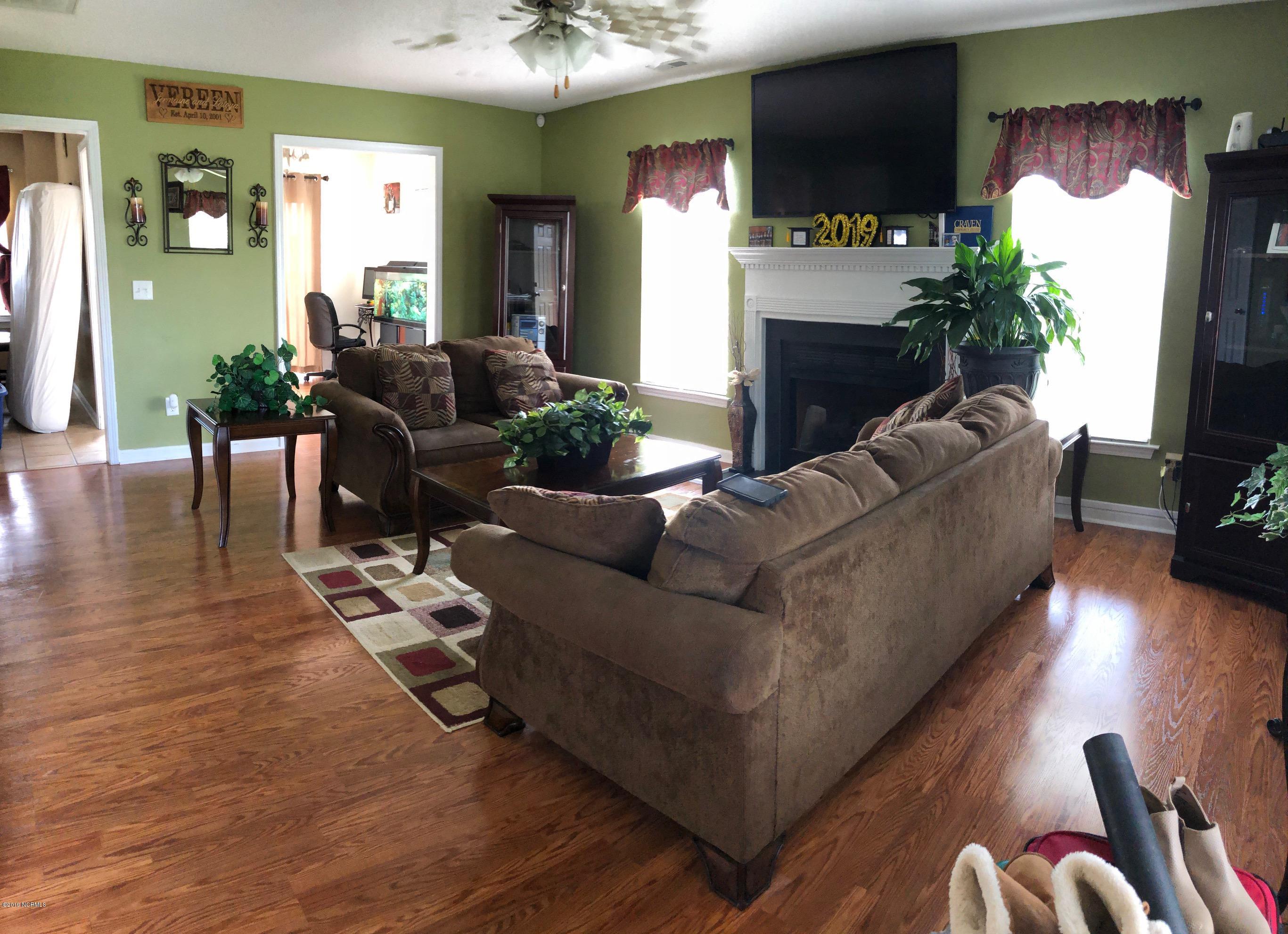 624 Godette School Road Havelock, NC 28532 - Photo 5 of 21 generous living room
