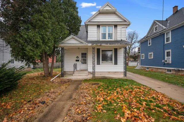 $230,000 | 309 4th Street, Beaver Dam, WI 53916