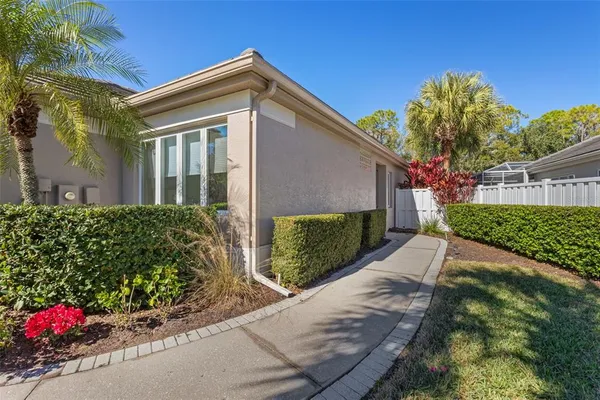 $560,000 | 8733 49th Terrace East, Bradenton, FL 34211