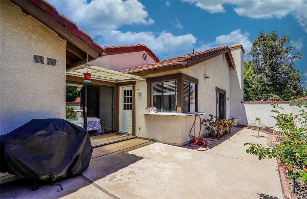 17 Filare Irvine, CA 92620 - Photo 26 of 46 a view of a house with patio