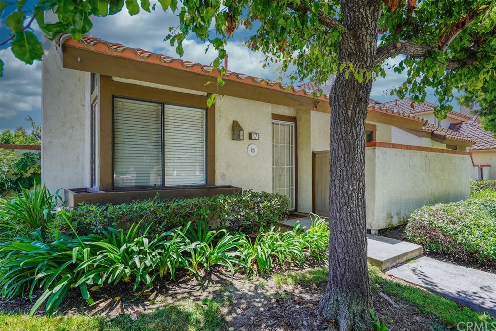 17 Filare Irvine, CA 92620 - Photo 36 of 46 a front view of a house with garden