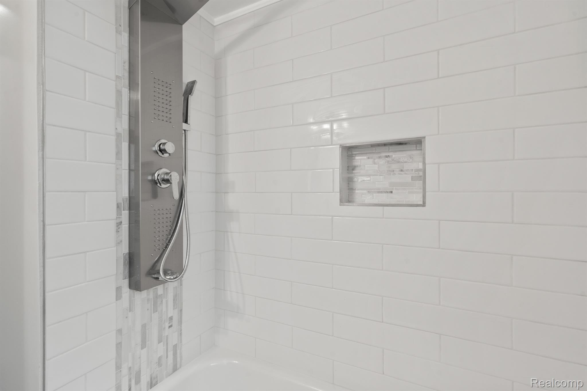 29377 Rambling Road Southfield, MI 48076 - Photo 13 of 18 Gallery Image 13
