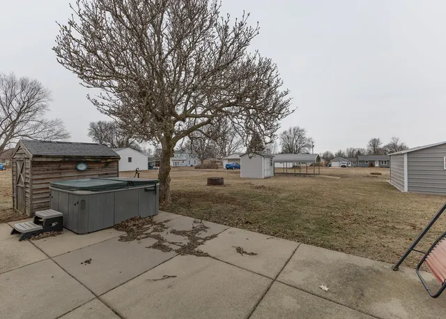 $130,000 | 227 East 2nd Street, Mineral, IL 61344