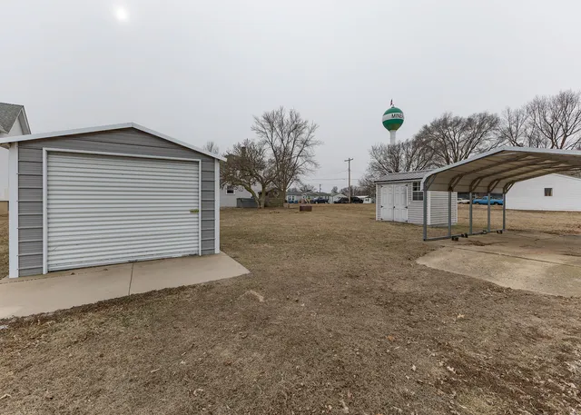 a view of backyard of house