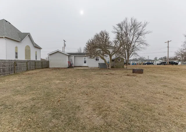 $130,000 | 227 East 2nd Street, Mineral, IL 61344