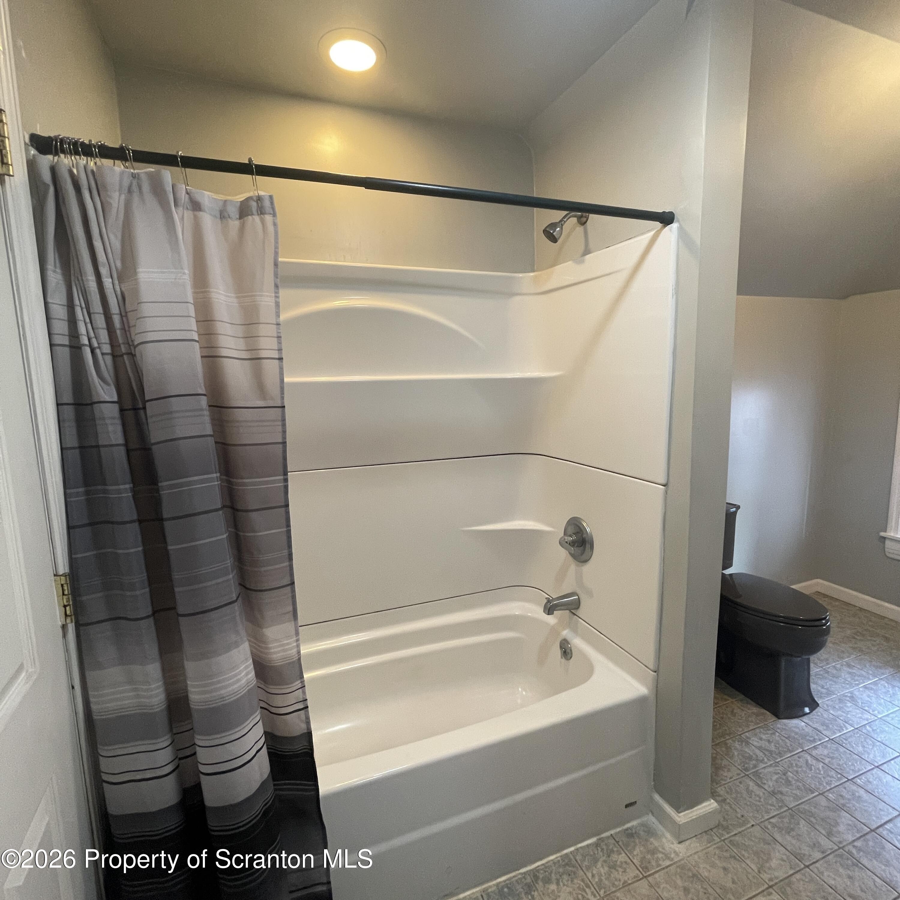 1007 Clay Avenue Scranton, PA 18510 - Photo 20 of 49 Apt 1 full bath