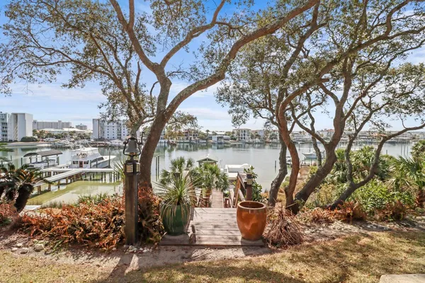 $2,780,000 | 708 Harbor Boulevard, Destin, FL 32541