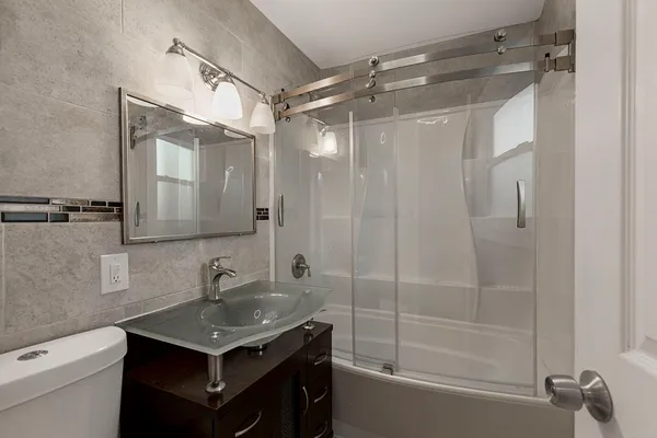 $2,950 | 595 Aberdeen Street, Hoffman Estates, IL 60169