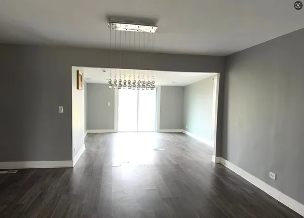 $2,950 | 595 Aberdeen Street, Hoffman Estates, IL 60169