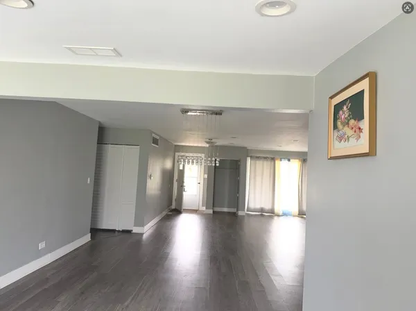 $2,950 | 595 Aberdeen Street, Hoffman Estates, IL 60169