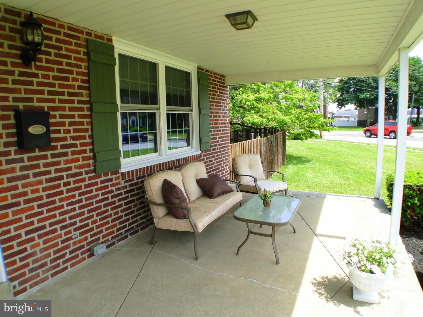 201 Welsh Drive Springfield, PA 19064 - Photo 2 of 21 Porch