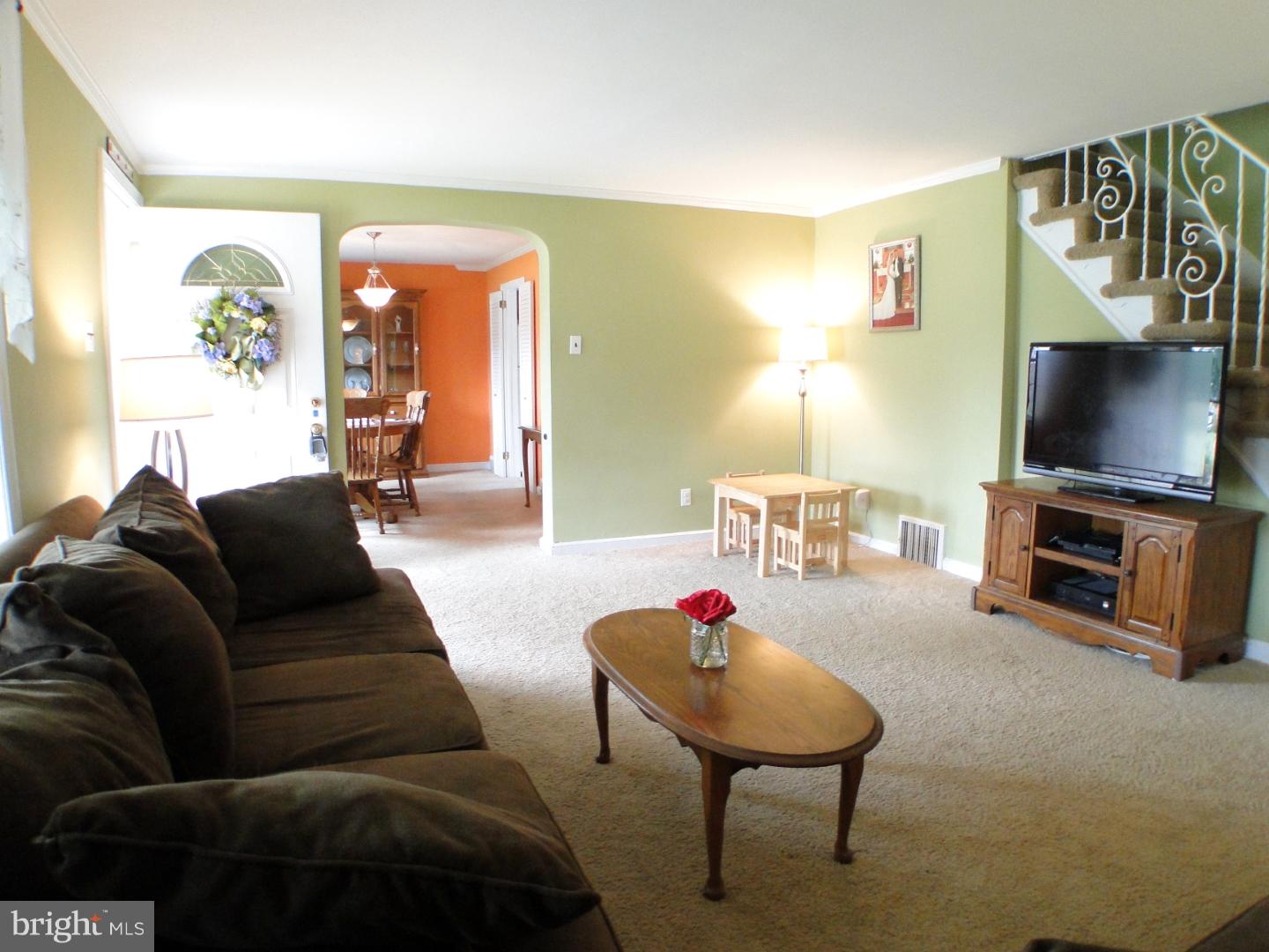 201 Welsh Drive Springfield, PA 19064 - Photo 3 of 21 Living Room