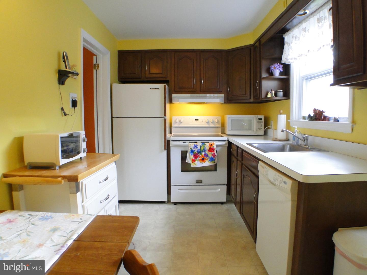201 Welsh Drive Springfield, PA 19064 - Photo 6 of 21 Kitchen