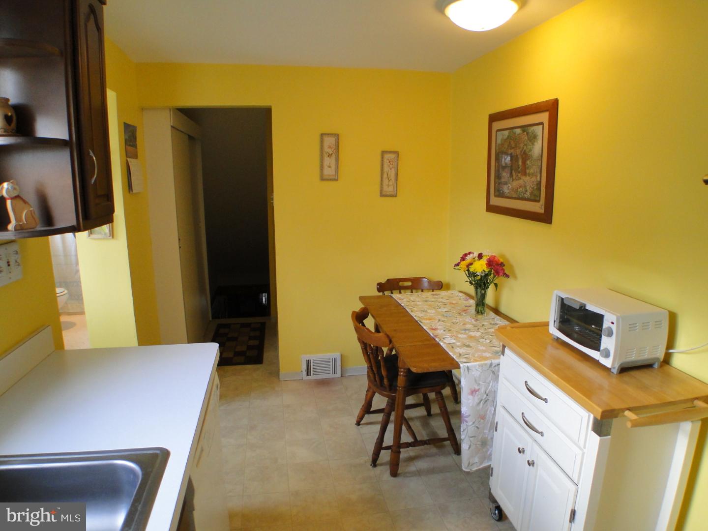 201 Welsh Drive Springfield, PA 19064 - Photo 7 of 21 Kitchen